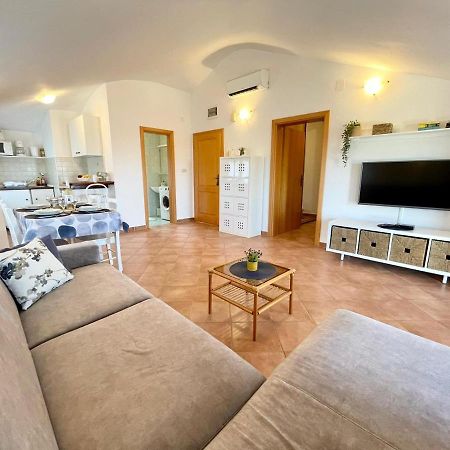 Apartments Ladonja 메덜린 외부 사진